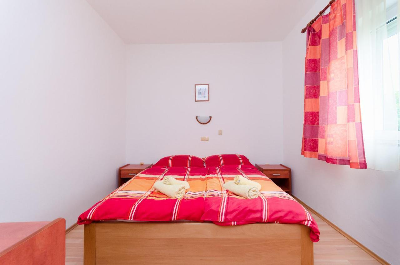 Apartments And Room Ljubica Lopar Exteriér fotografie